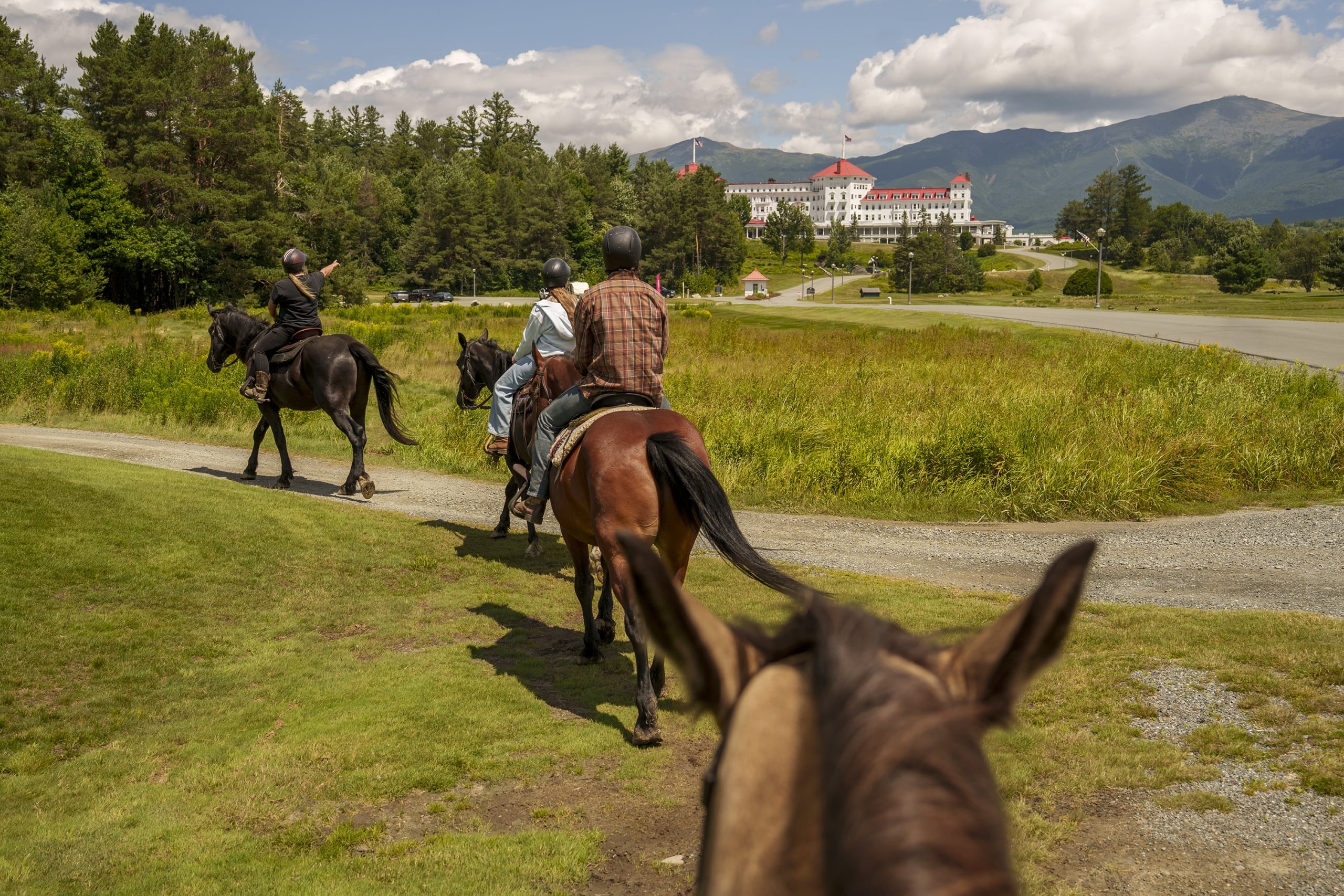 Horseback riding in Bretton Woods New Hampshire at Omni Mount Washington Resort & Spa
