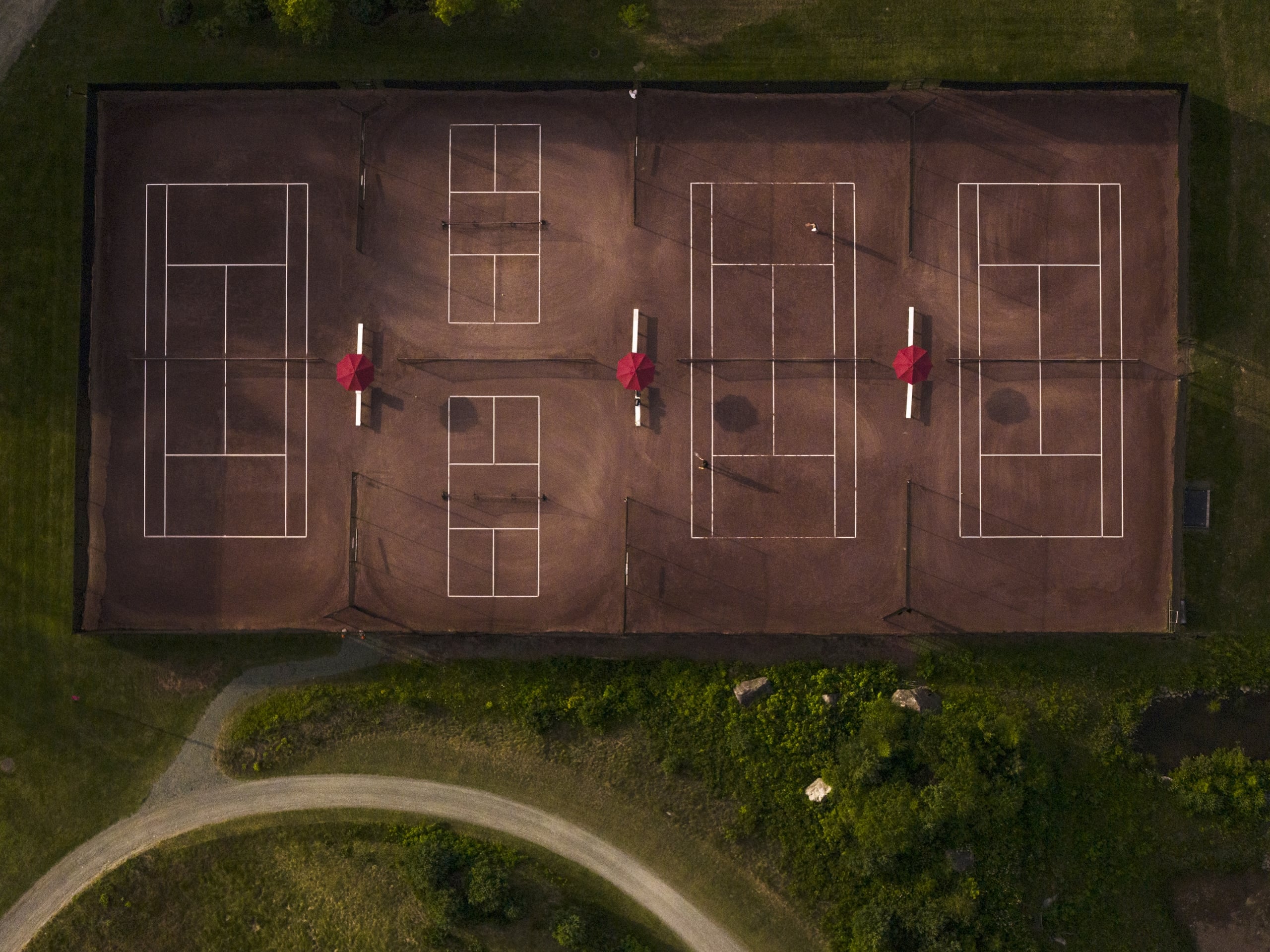 Omni Mount Washington Resort & Spa tennis and pickleball clay courts in Bretton Woods
