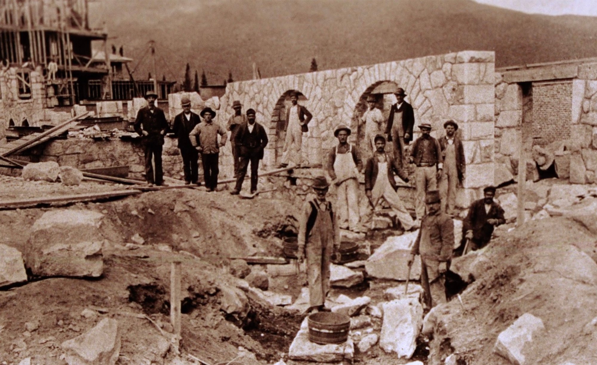 Archive photo of original builders of the Mount Washington Hotel in 1902.