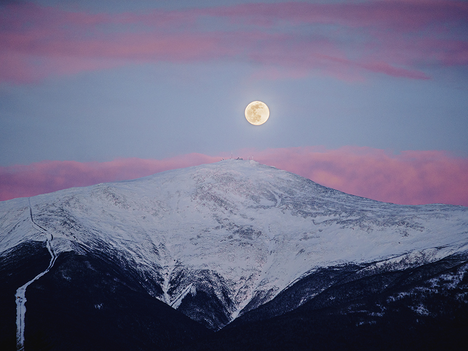 Full moon over Mt Washington!